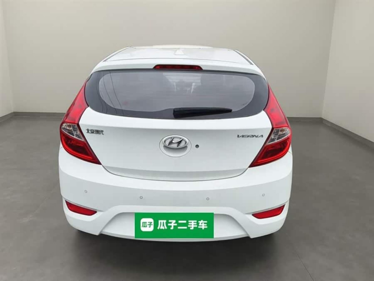 Hyundai Reina Hatchback 2015 imagem de carro #7