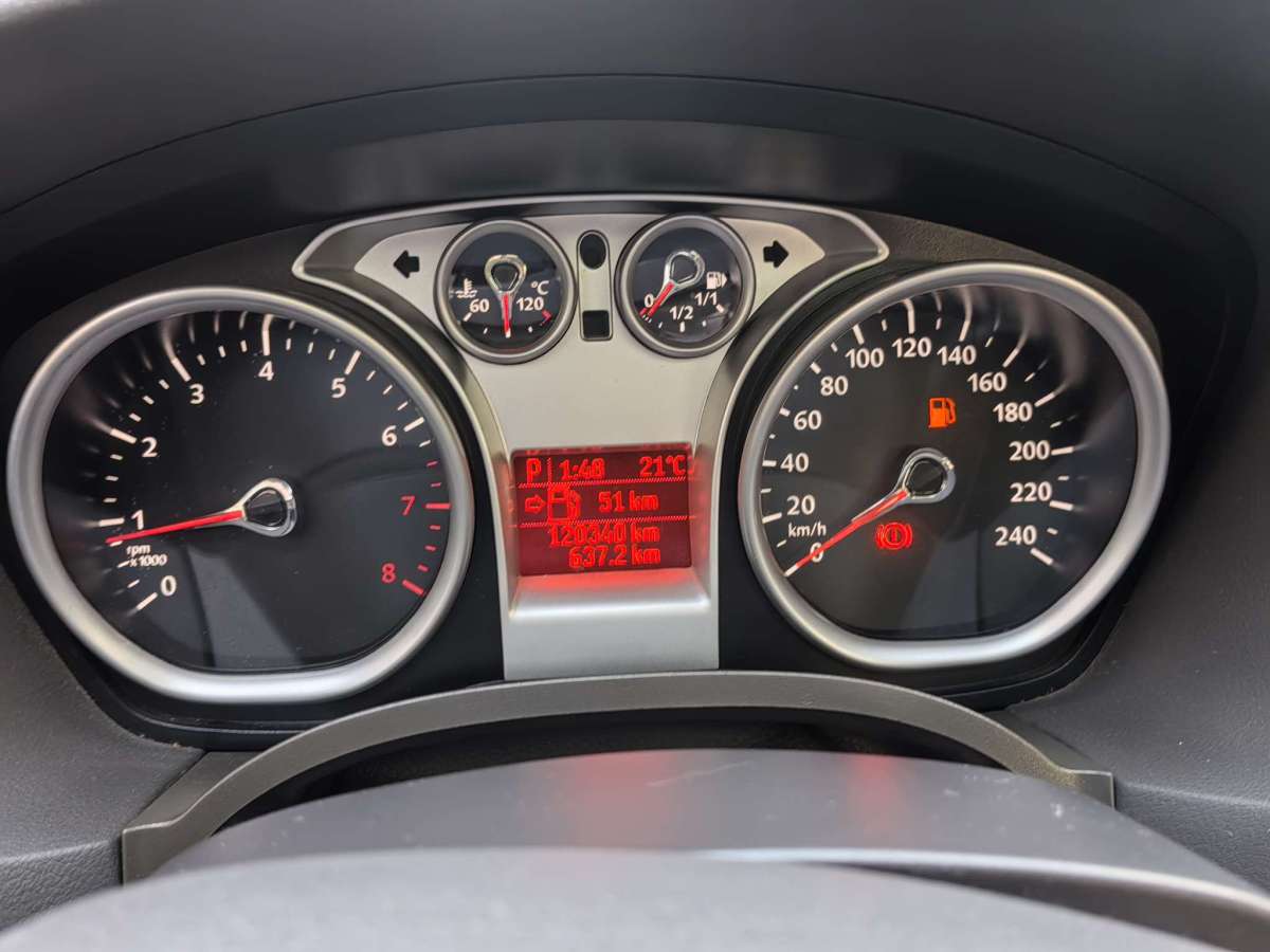 Ford Focus (Imported) 2014 car image #7