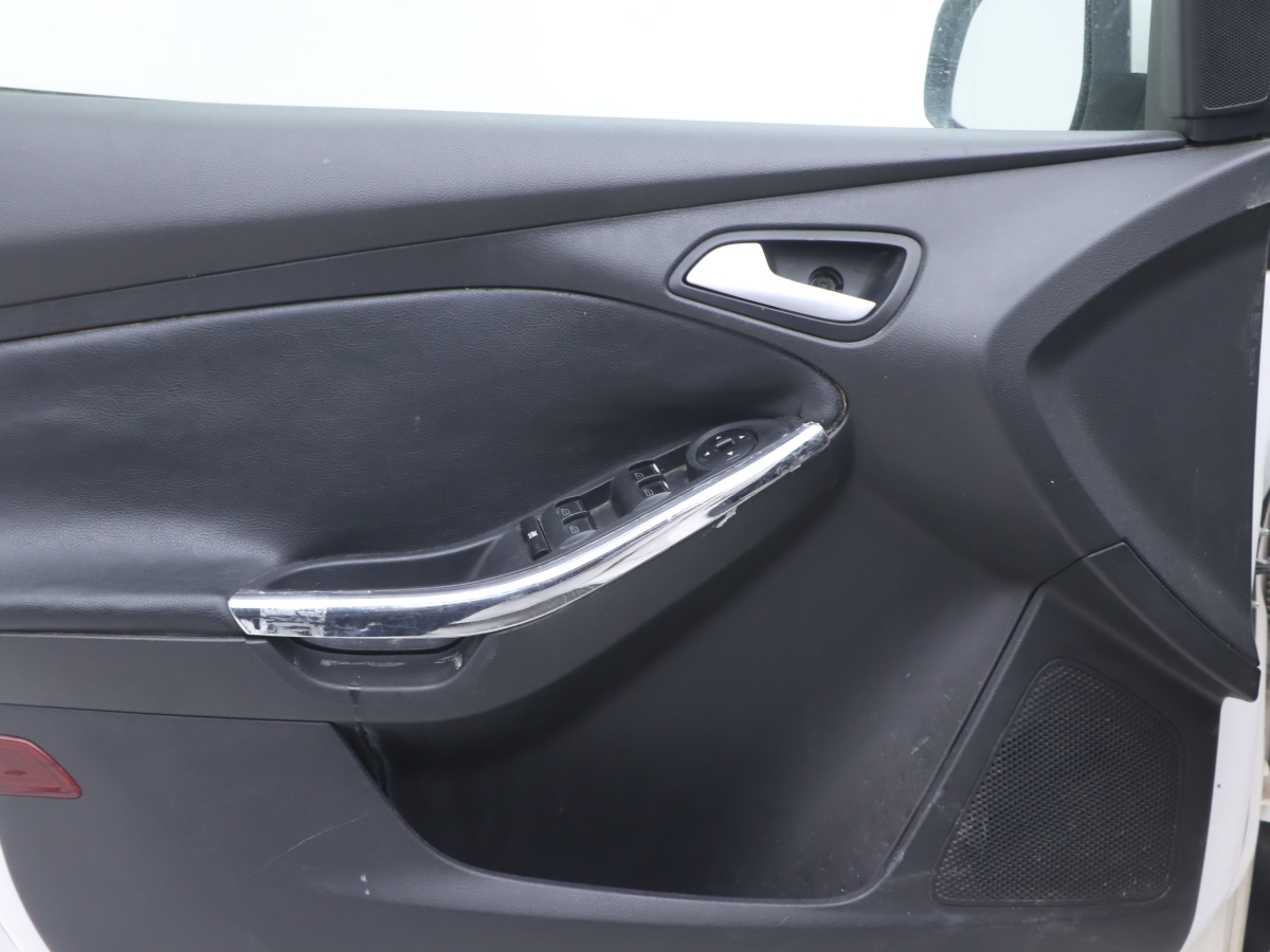 Ford Focus (Imported) 2013 car image #7