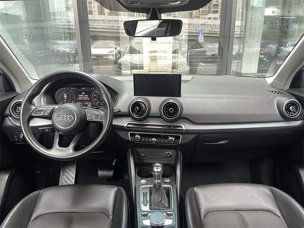 Audi Q2L e-tron 2020 car image #7