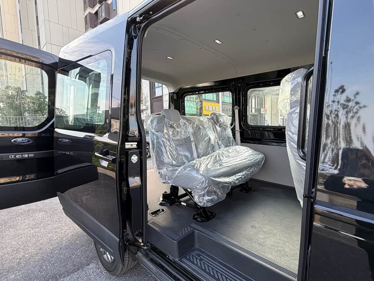 Ford Transit T8 2025 #7 Ford Transit T8 2025 car image #7