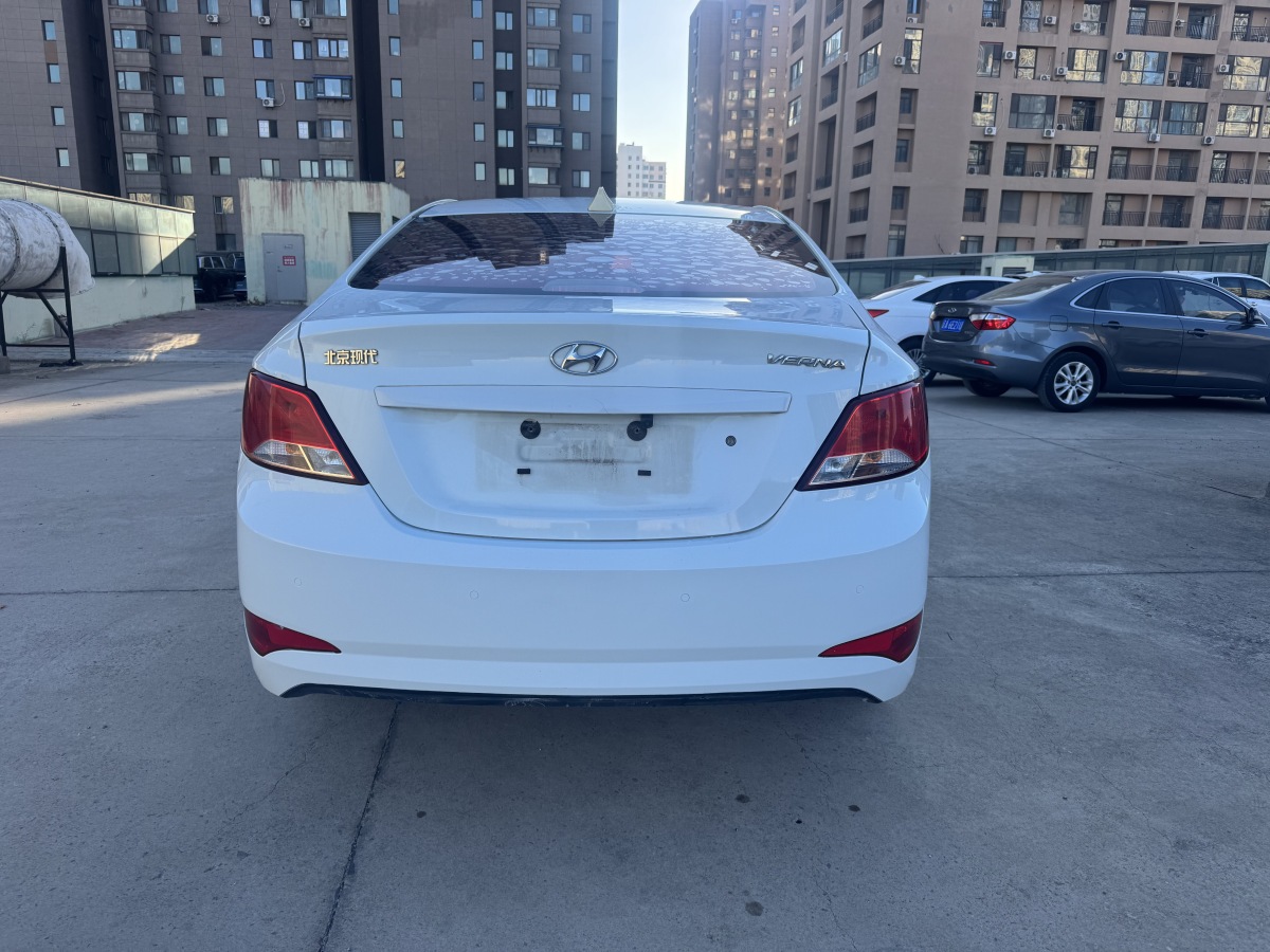 Hyundai Reina 2016 car image #7