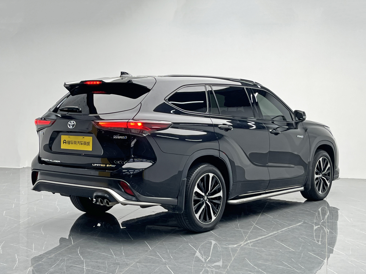 Toyota Crown Kluger 2024 immagine di auto #7