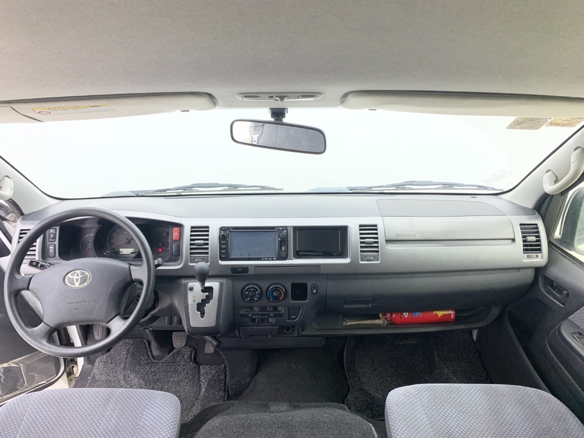 Toyota Hiace 2012 car image #7