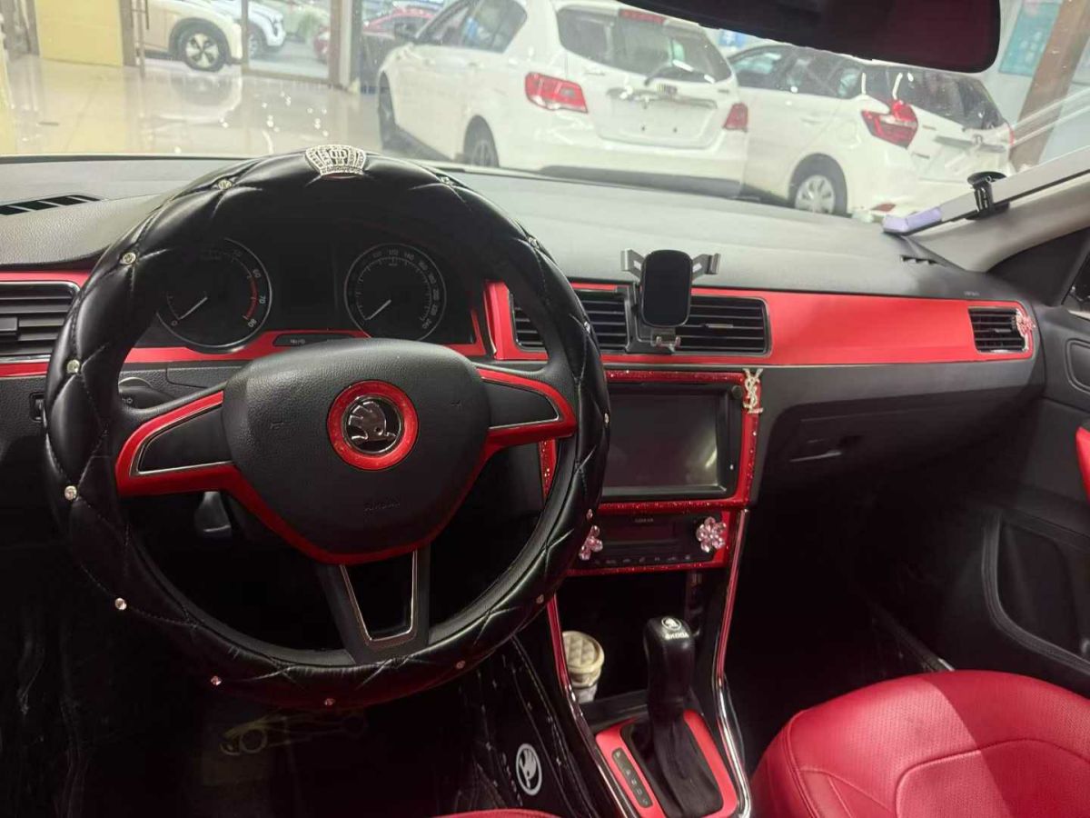 Skoda Rapid Spaceback 2016 car image #7