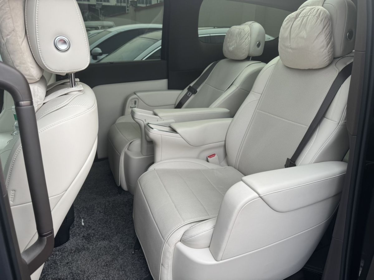 理想汽车 理想MEGA 2024 汽车图片 #7