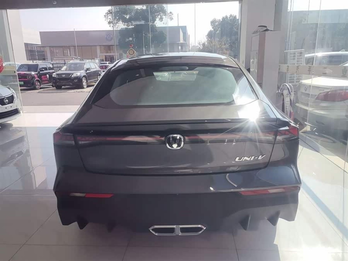 Changan UNI-V iDD 2025 car image #7