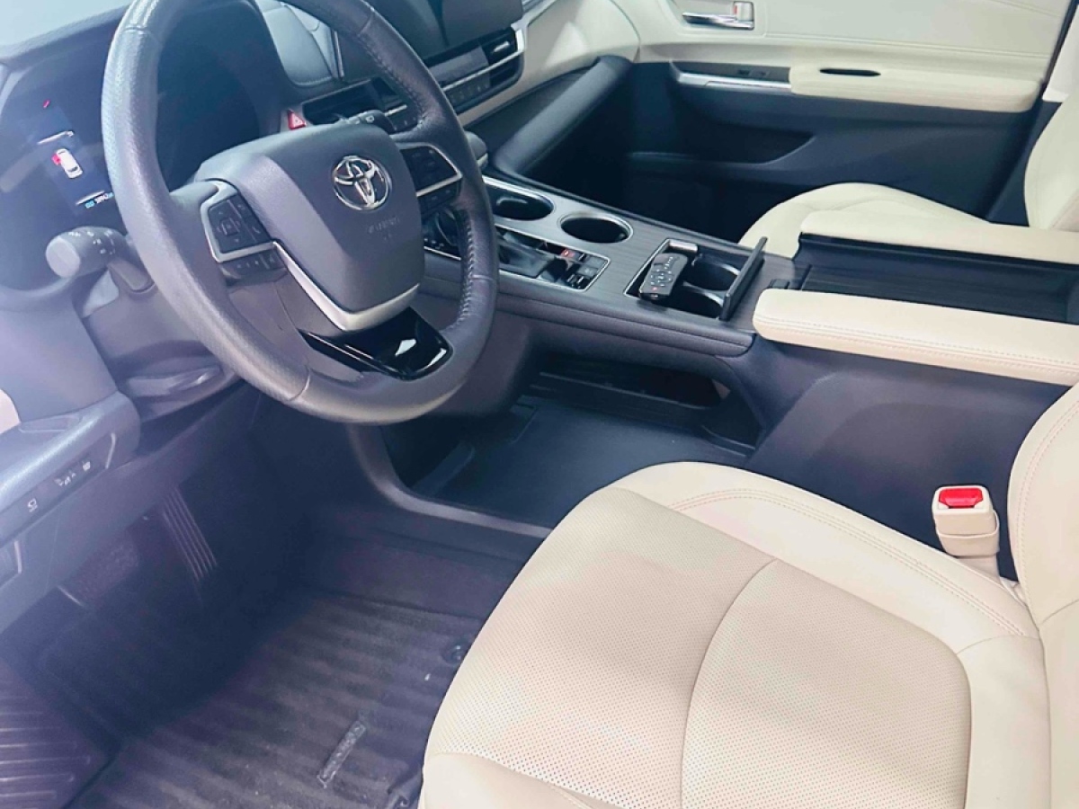 Toyota Granvia 2023 immagine di auto #7