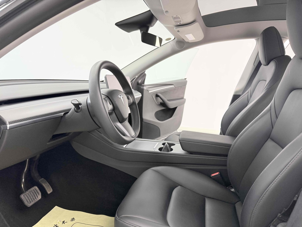 Tesla Model Y 2023 car image #7