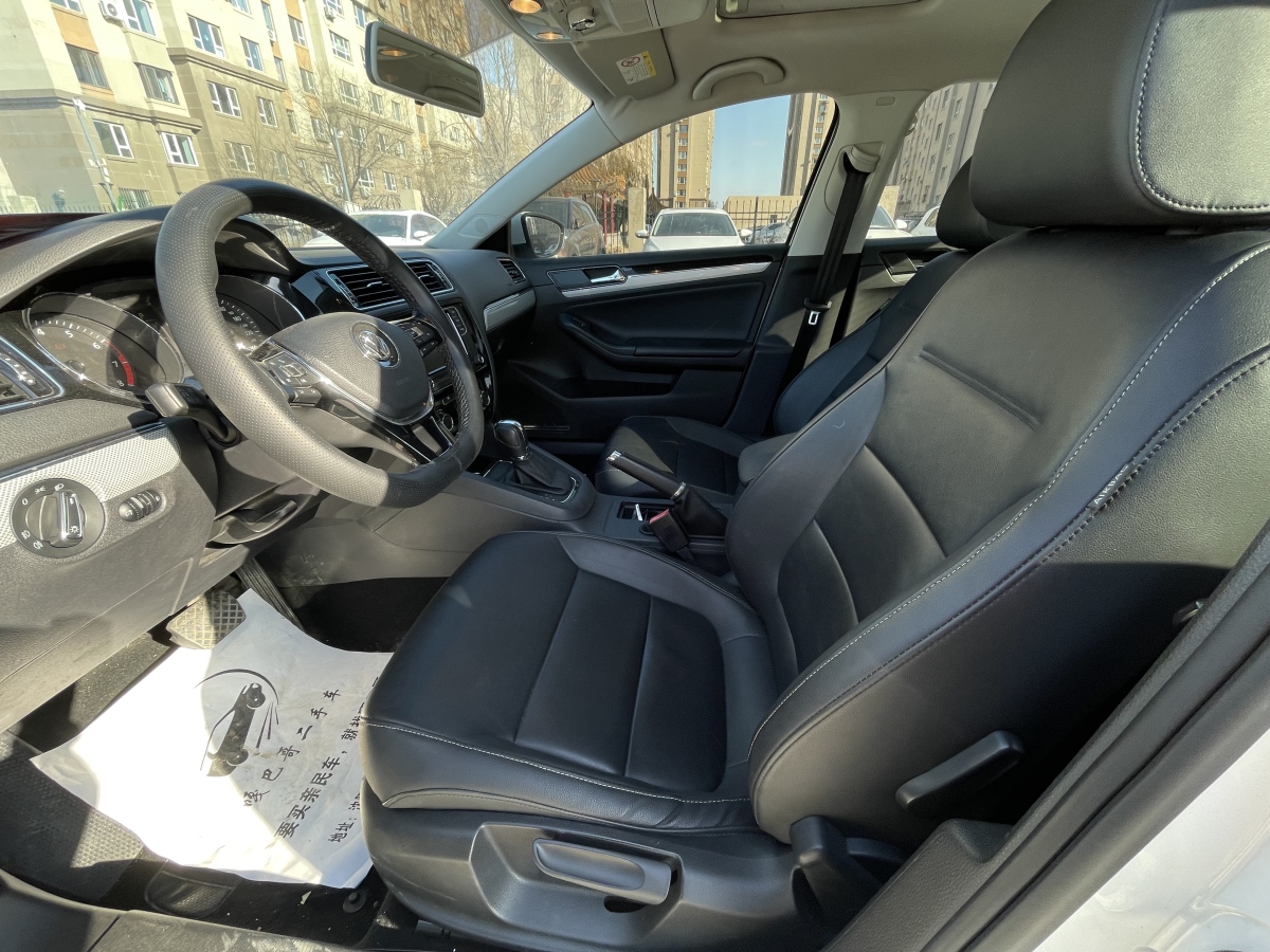 Volkswagen Sagitar 2017 immagine di auto #7