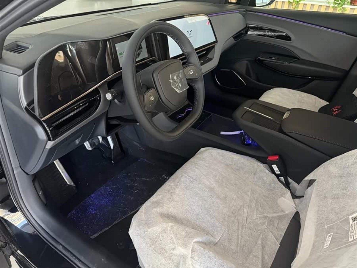 HongQi EH7 2025 car image #7