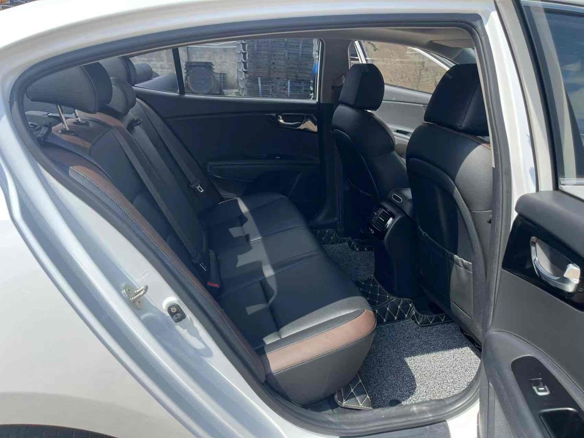 Kia K5 2018 imagem de carro #7