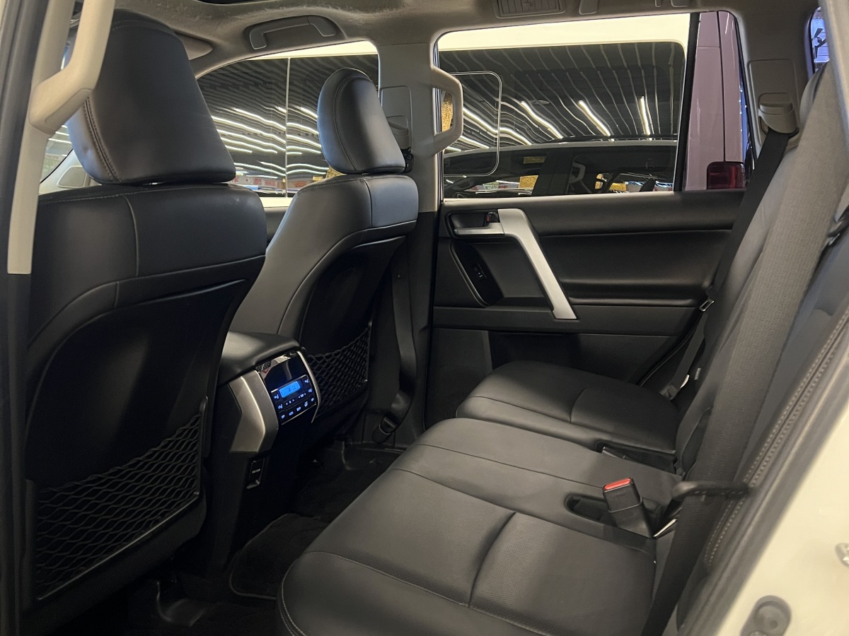 Toyota Land Cruiser Prado 2019 #7 Toyota Land Cruiser Prado 2019 car image #7