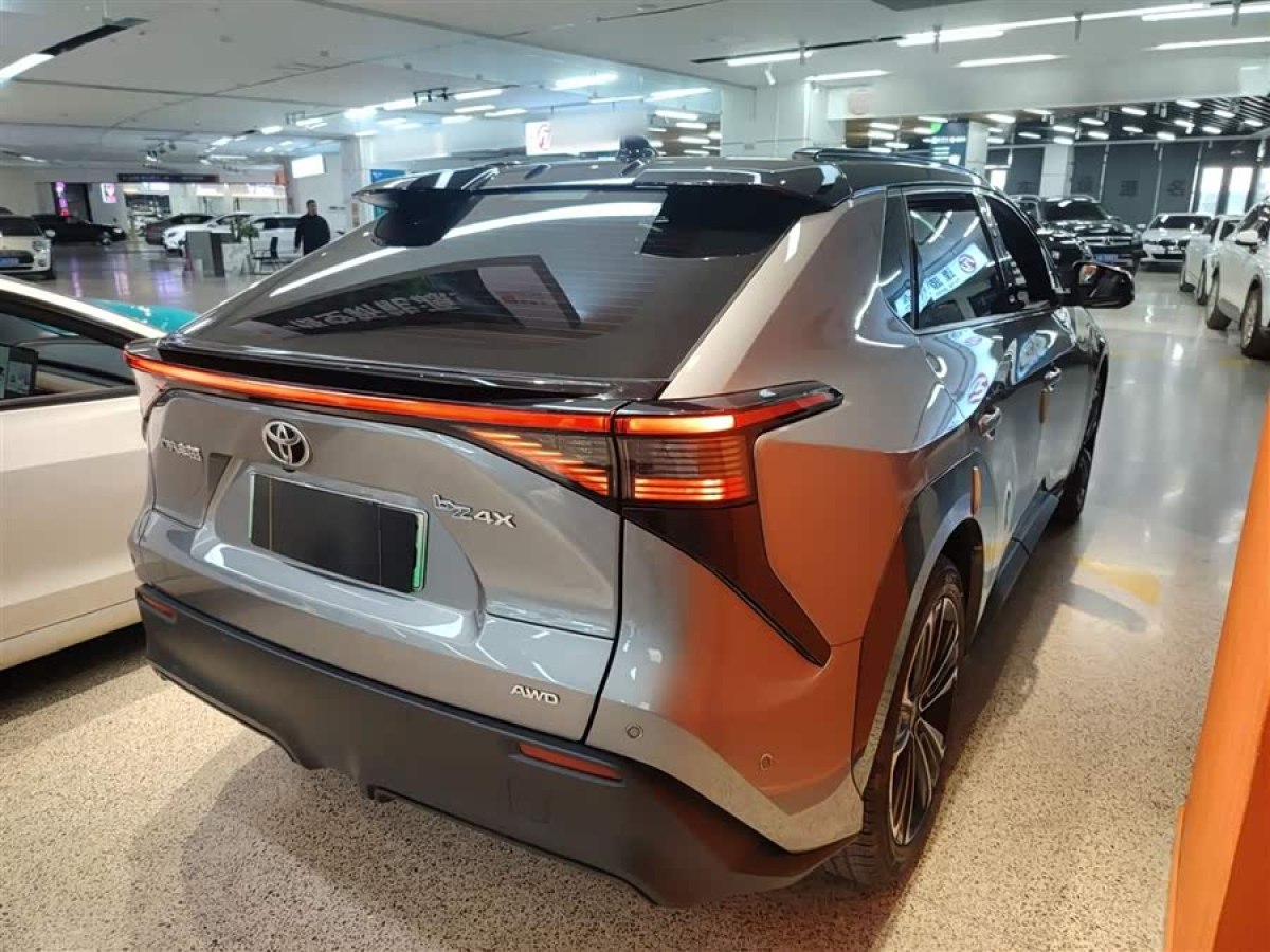 Toyota bZ4X 2022 immagine di auto #7