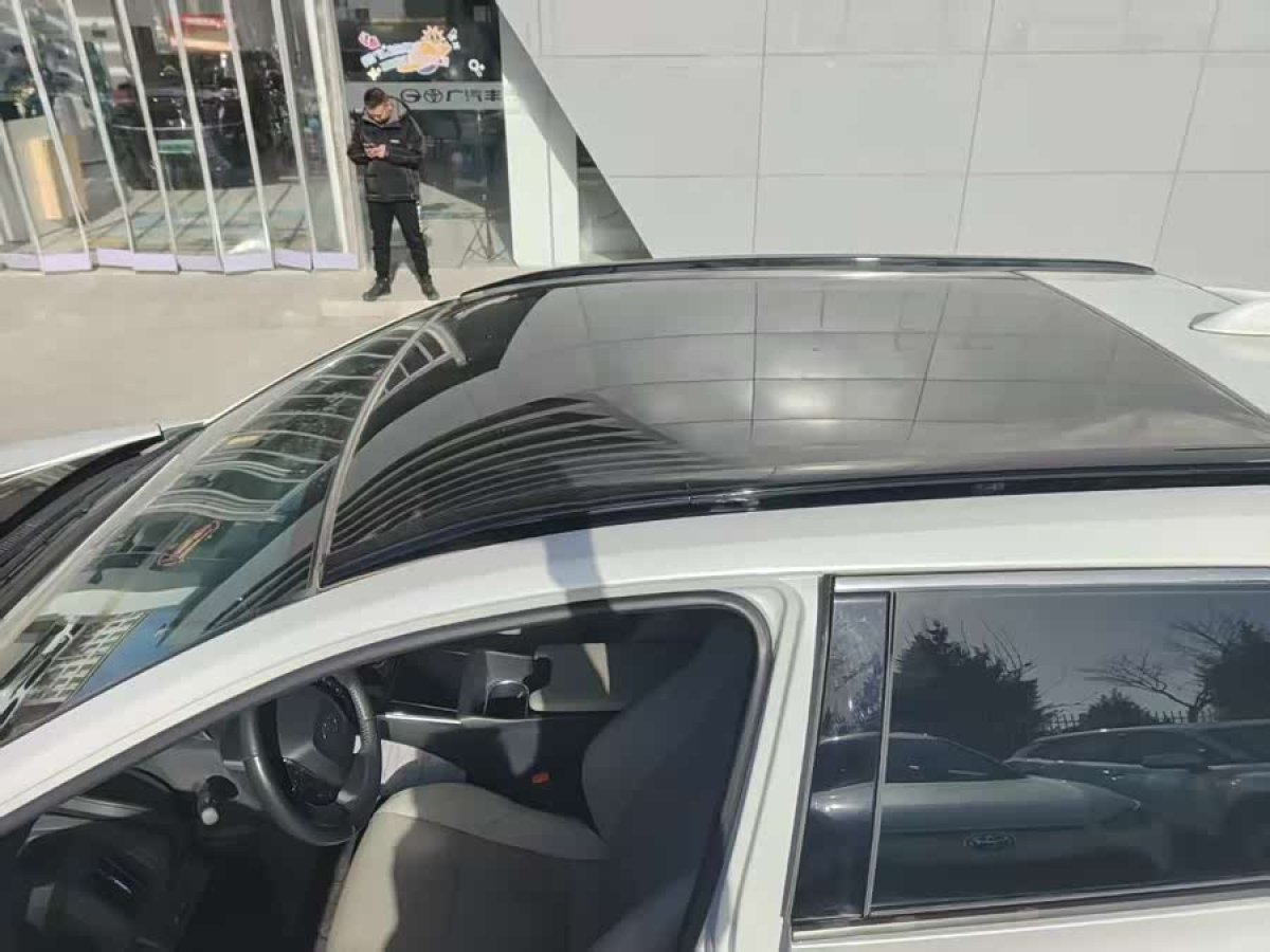 Toyota bZ4X 2022 immagine di auto #7