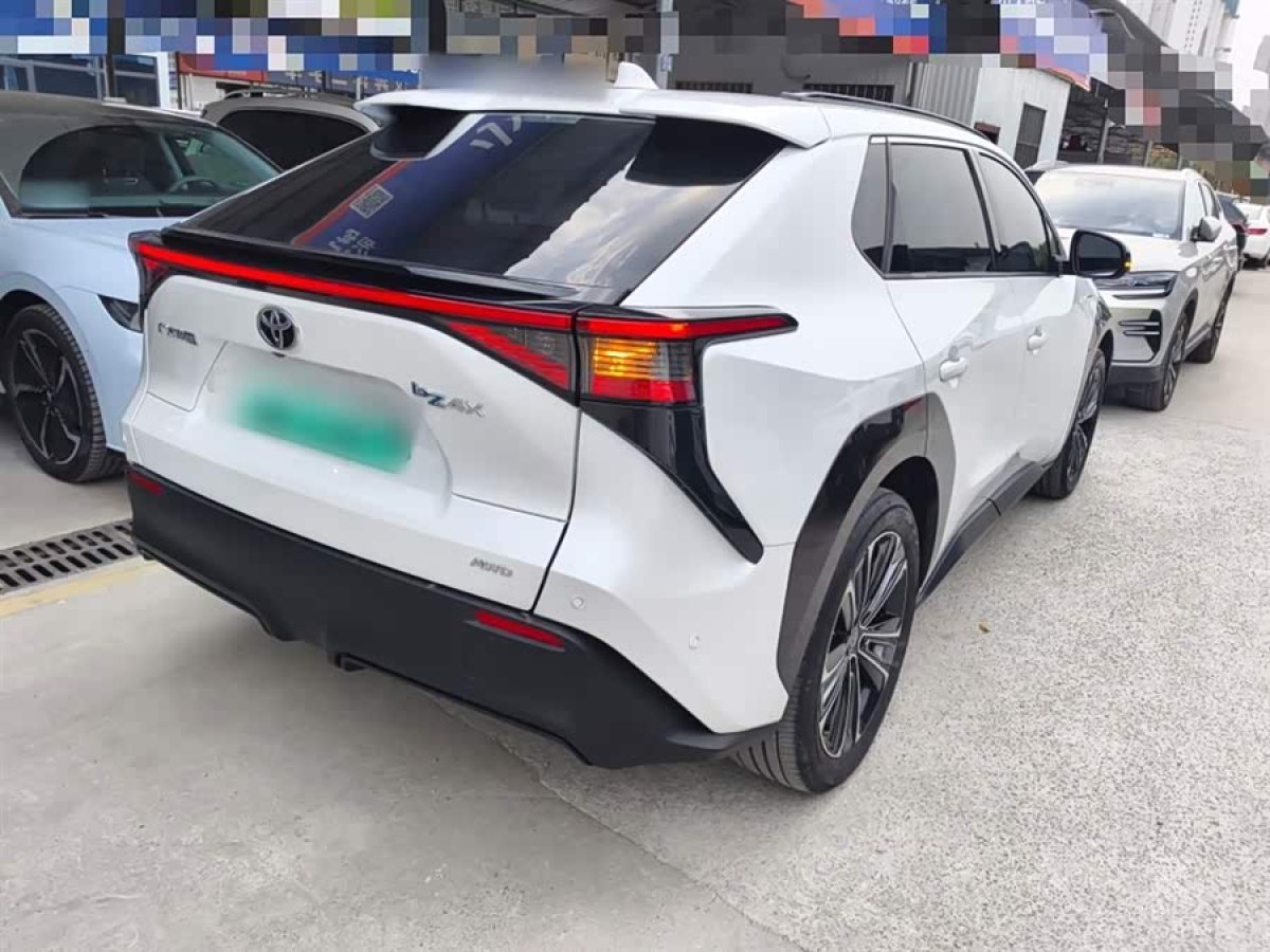 Toyota bZ4X 2022 immagine di auto #7