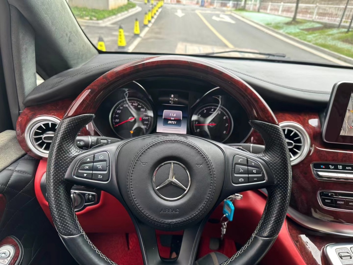 Mercedes-Benz V Class 2019 car image #7