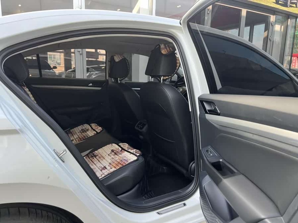 Volkswagen Bora Pure Electric 2019 صورة سيارة #7