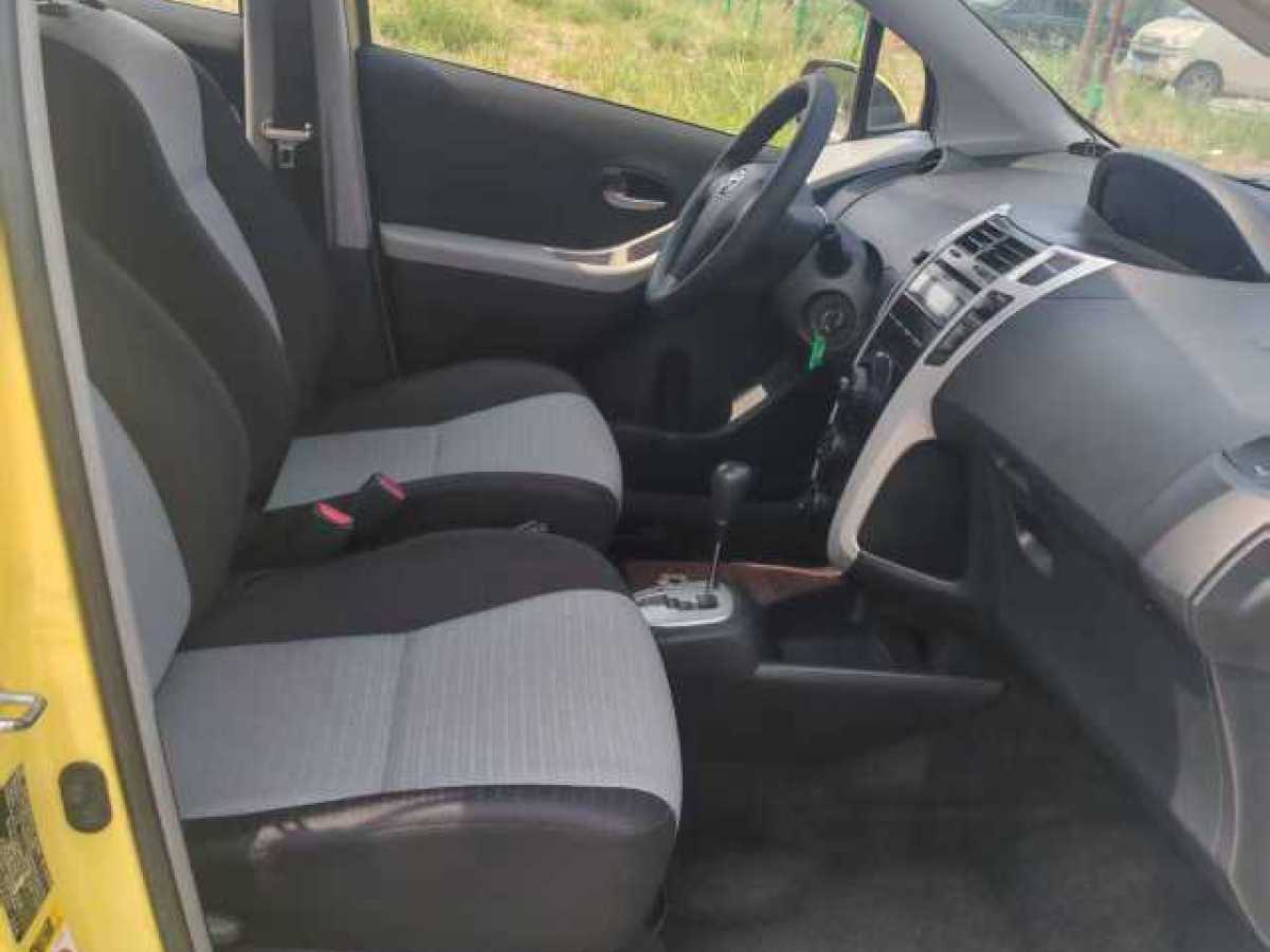 Toyota Yaris 2010 imagem de carro #7