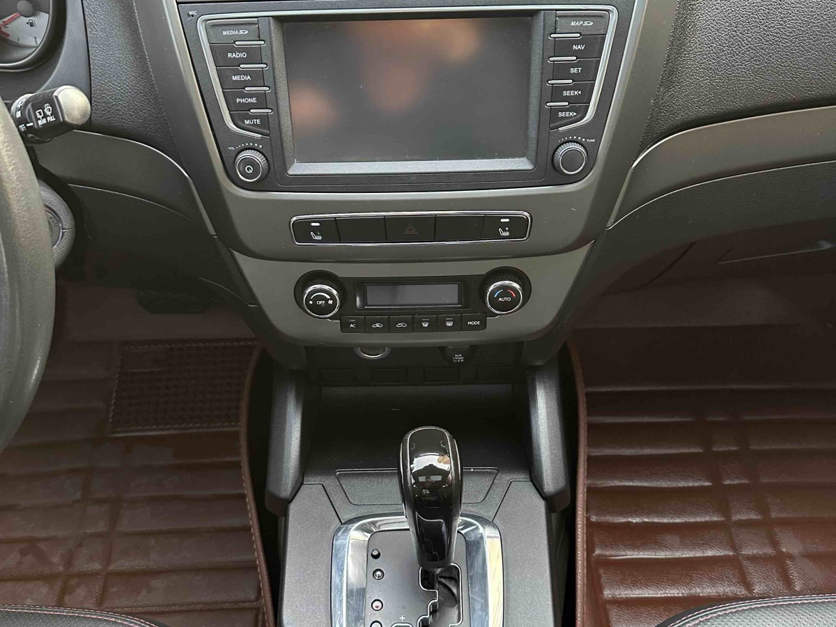 GEELY GX7 2014 #7 GEELY GX7 2014 car image #7