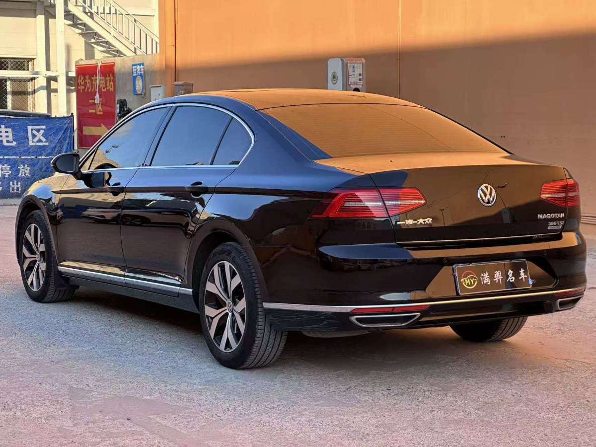 Volkswagen 2018 car image #7