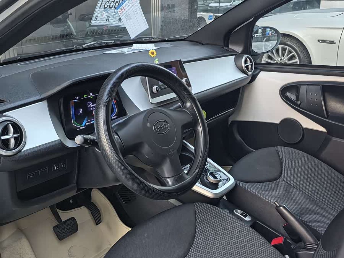 BYD e1 2019 #7 BYD e1 2019 car image #7