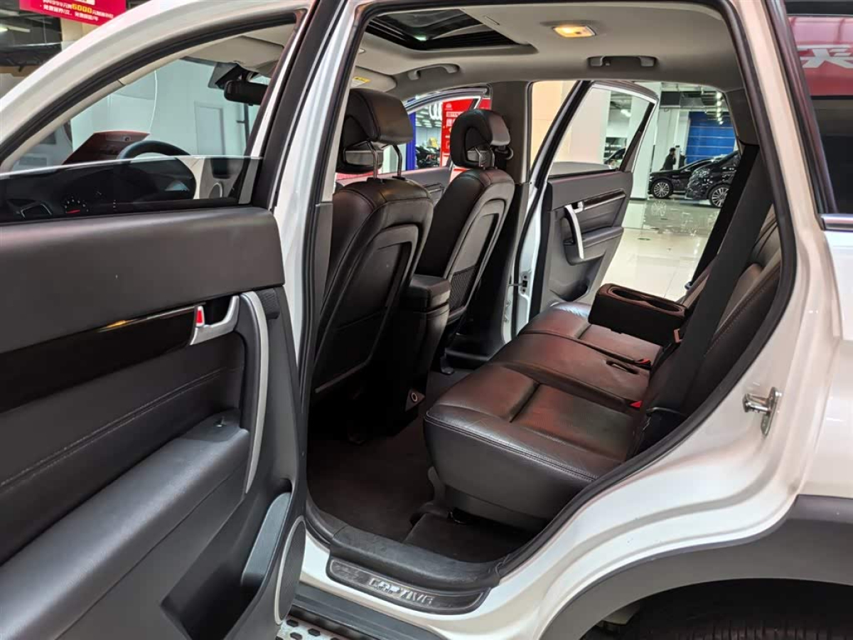 Chevrolet Captiva 2017 car image #7
