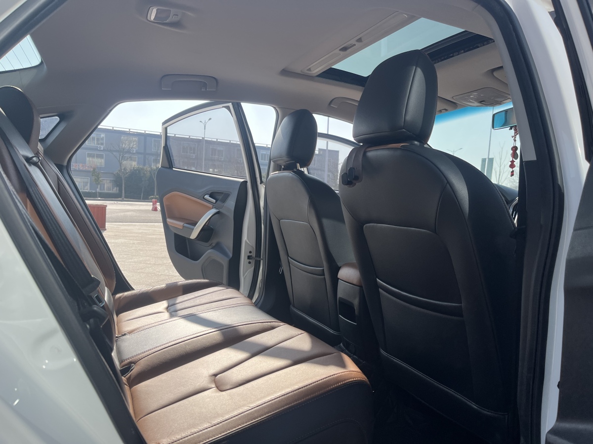 MG GT 2018 car image #7