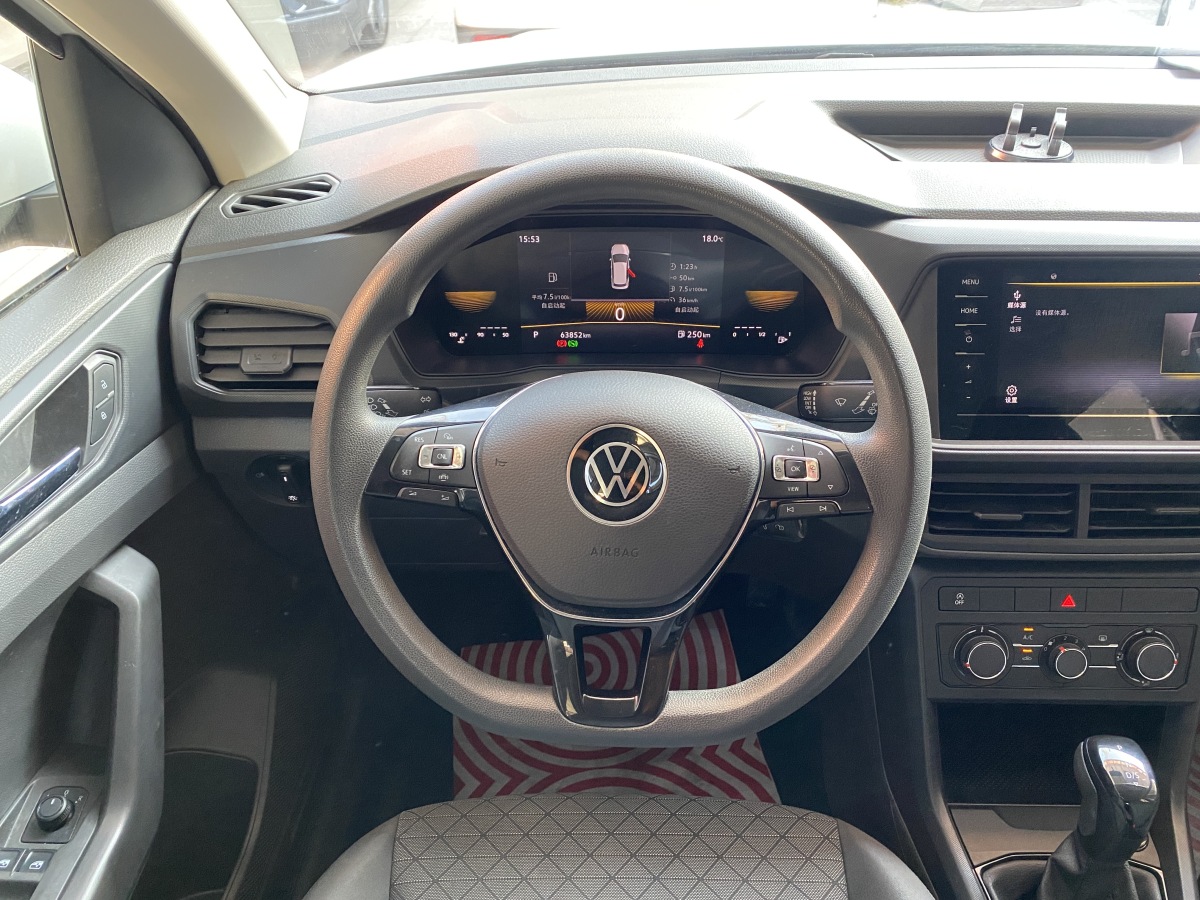 Volkswagen T-Cross 2023 #7 Volkswagen T-Cross 2023 car image #7