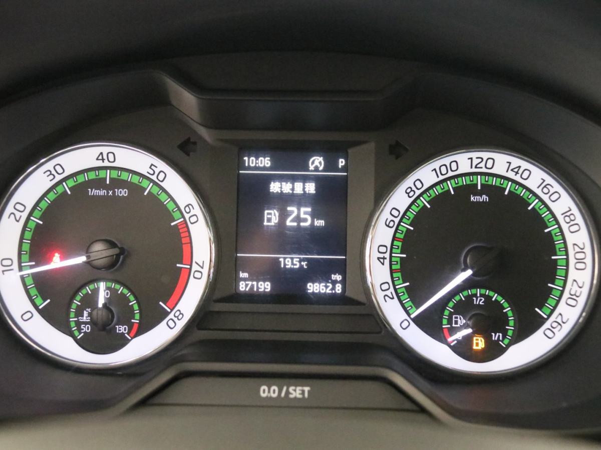 Skoda Octavia 2020 car image #7