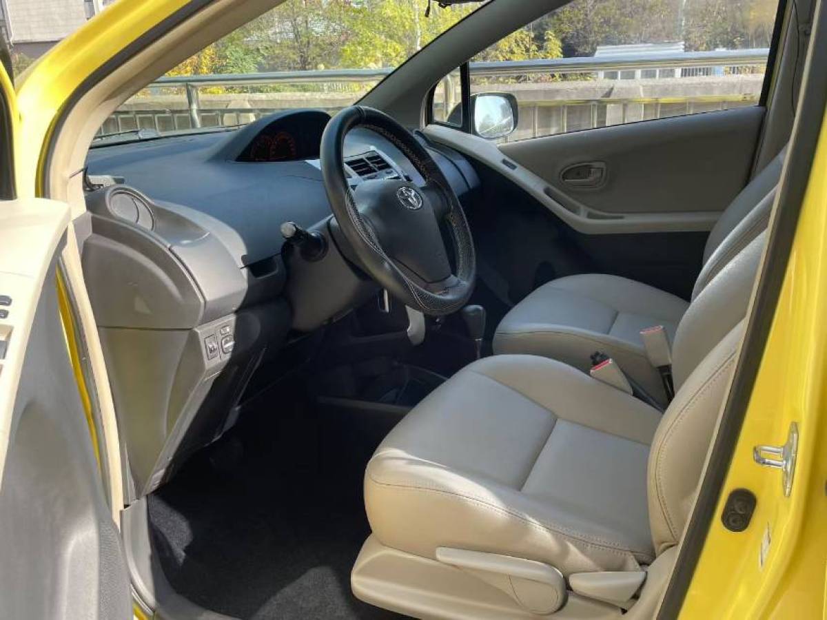 Toyota Yaris 2011 imagen de coche #7