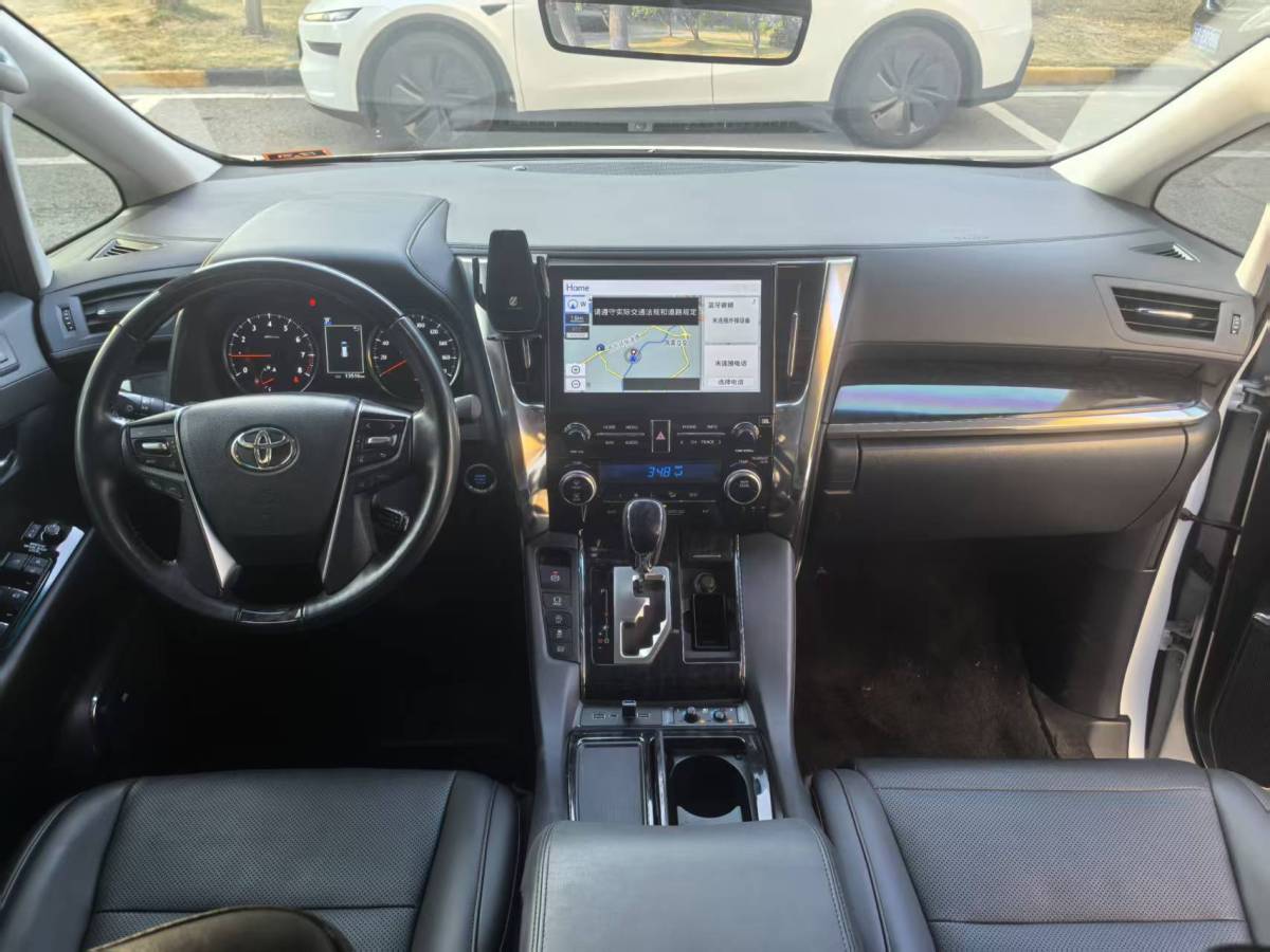 Toyota Alphard 2024 #7 Toyota Alphard 2024 car image #7