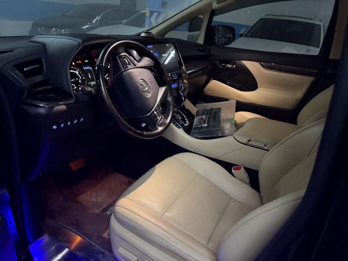 Toyota Alphard 2021 immagine di auto #7