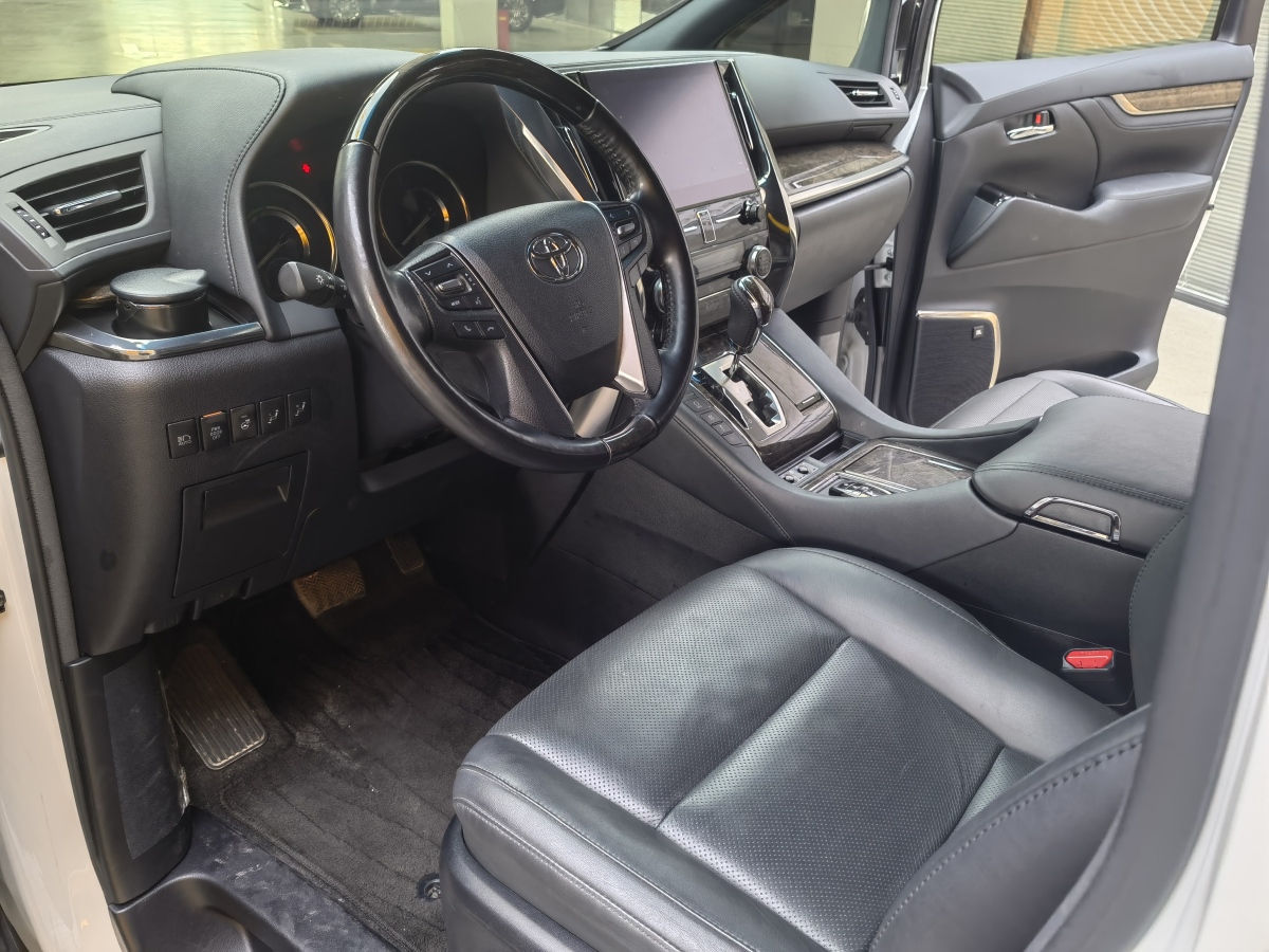 Toyota Alphard 2021 immagine di auto #7