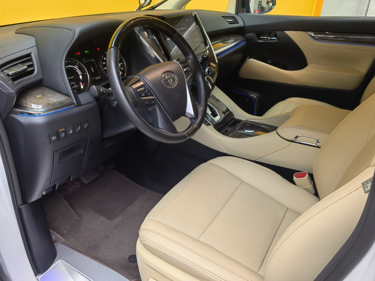 Toyota Vellfire 2023 car image #7