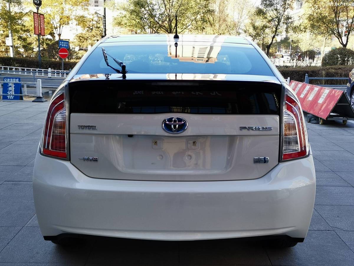 Toyota Prius 2015 car image #7
