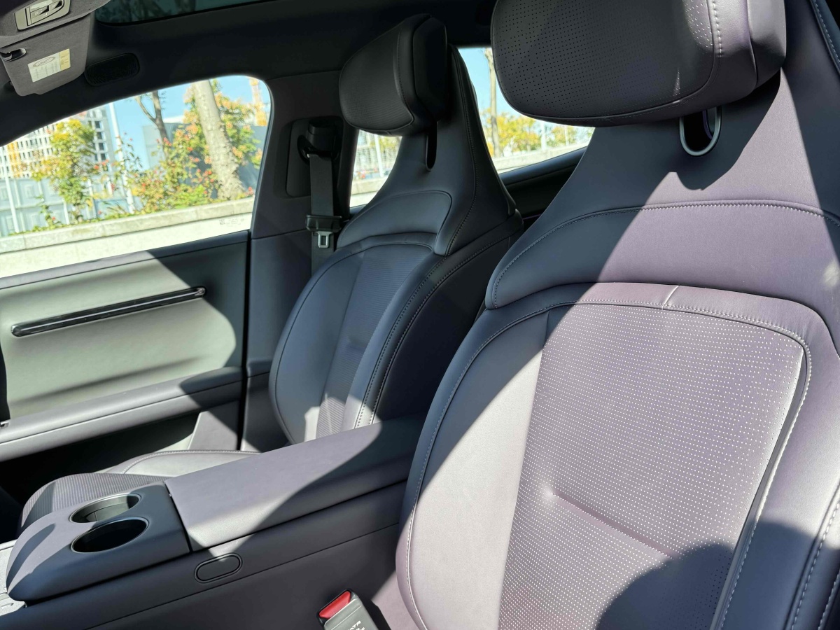 Avatr 06 2025 car image #7