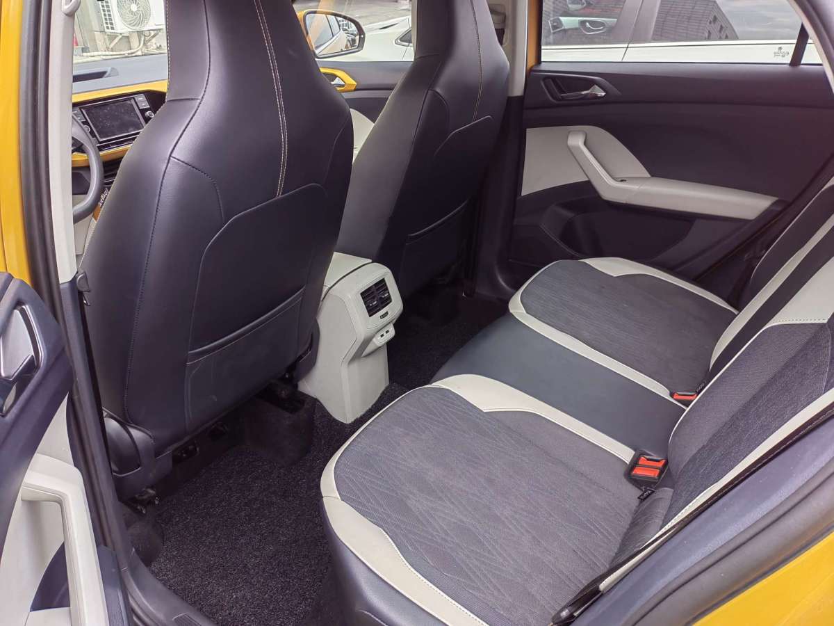 Volkswagen T-Cross 2019 car image #7