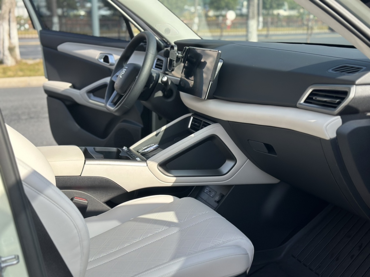 BYD YuanUP 2025 #7 BYD YuanUP 2025 car image #7