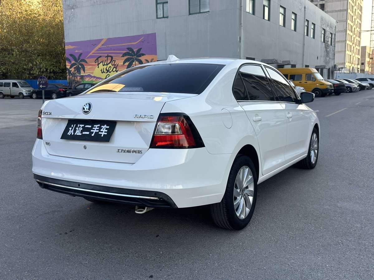 Skoda Rapid 2018 car image #7