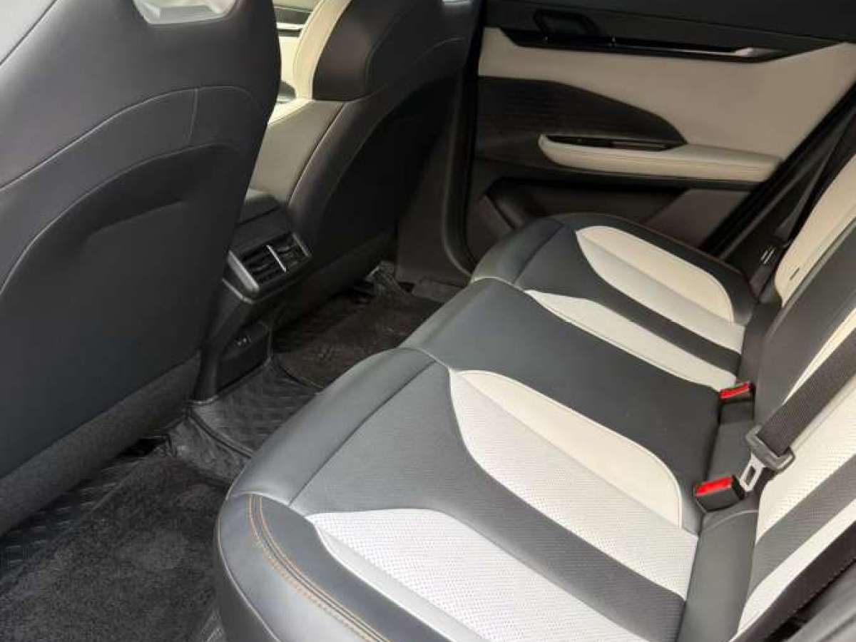 Changan UNI-V iDD 2024 car image #7