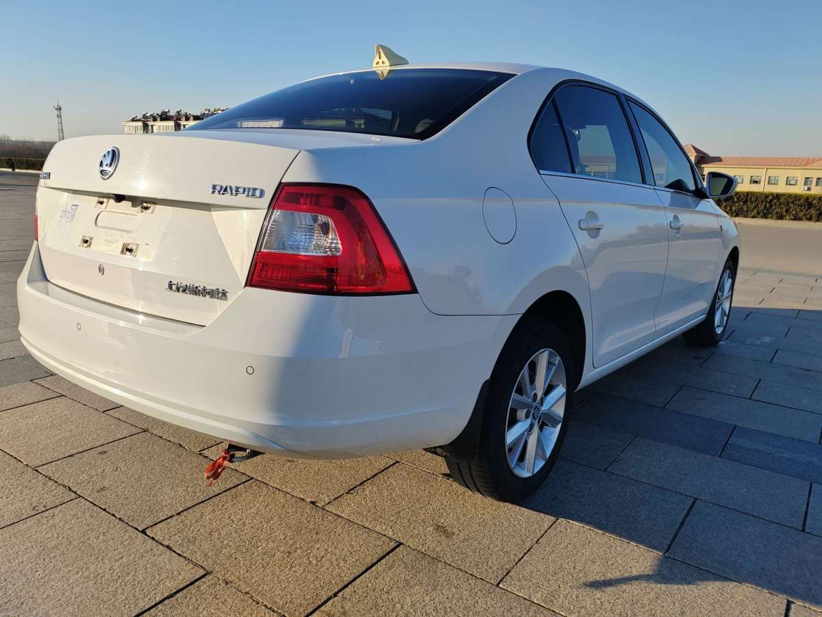 Skoda Rapid 2016 immagine di auto #7