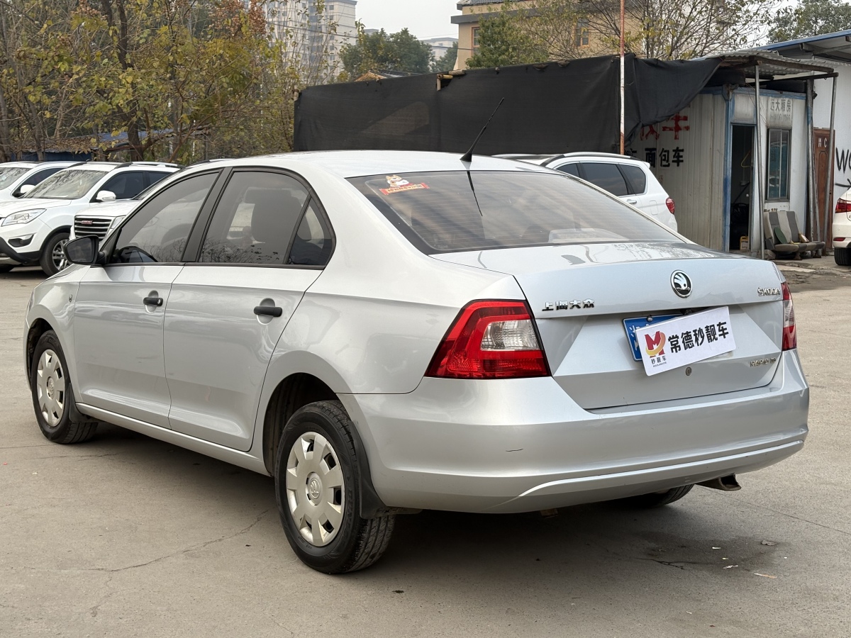 Skoda Rapid 2013 immagine di auto #7