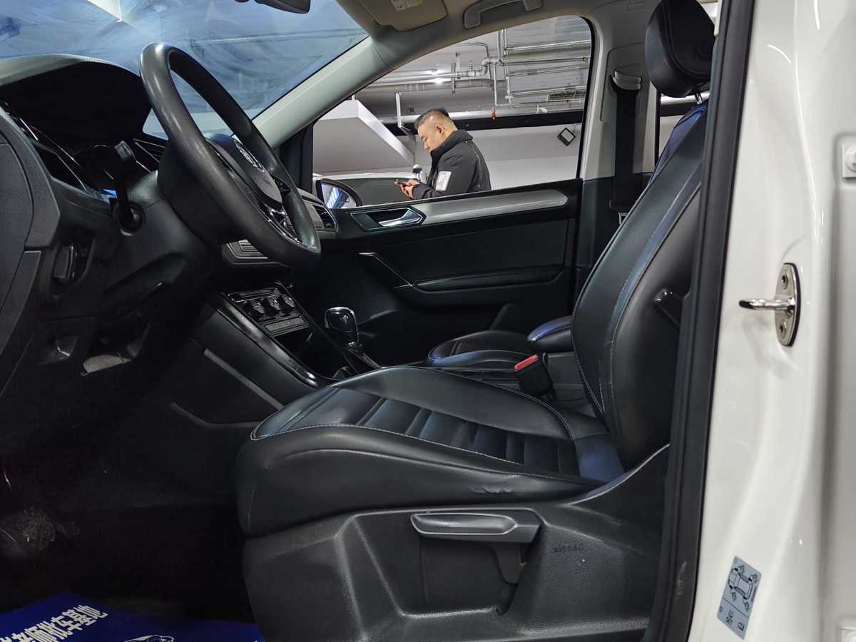 Volkswagen Touran 2017 #7 Volkswagen Touran 2017 car image #7