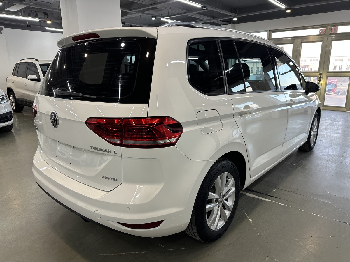 Volkswagen Touran 2017 #7 Volkswagen Touran 2017 car image #7