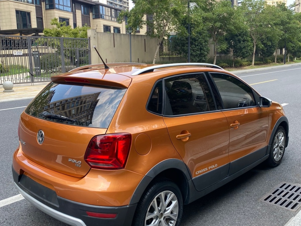 Volkswagen Polo 2016 car image #7