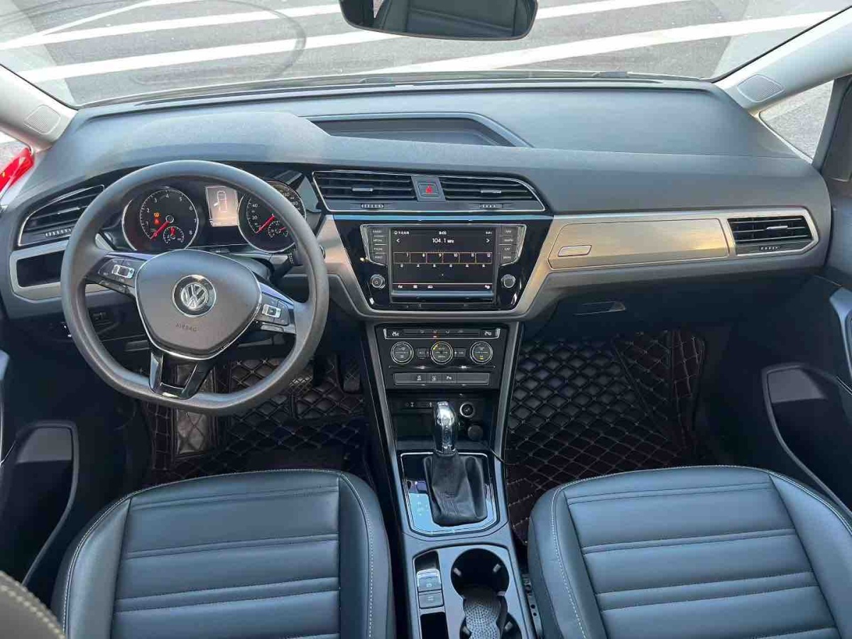 Volkswagen Touran 2017 #7 Volkswagen Touran 2017 car image #7