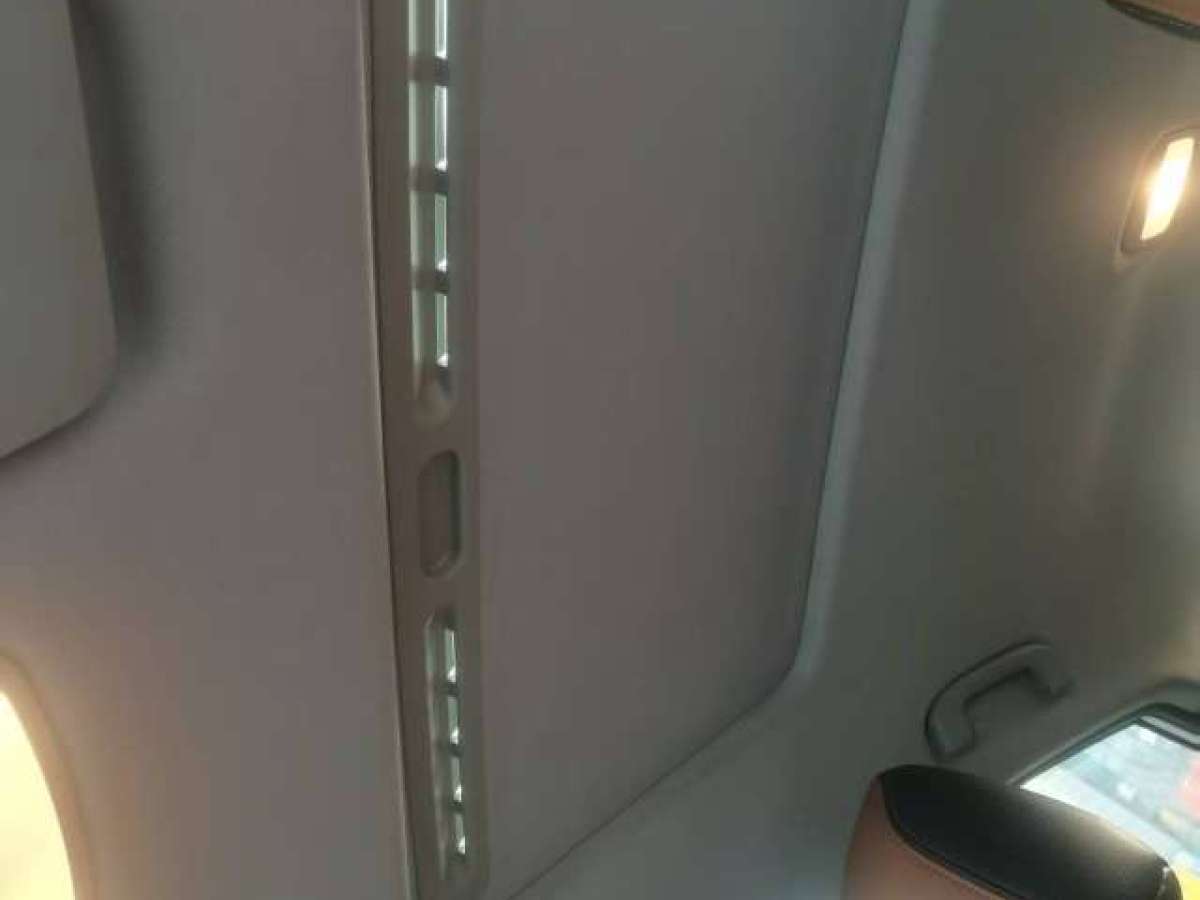 MG GT 2018 car image #7