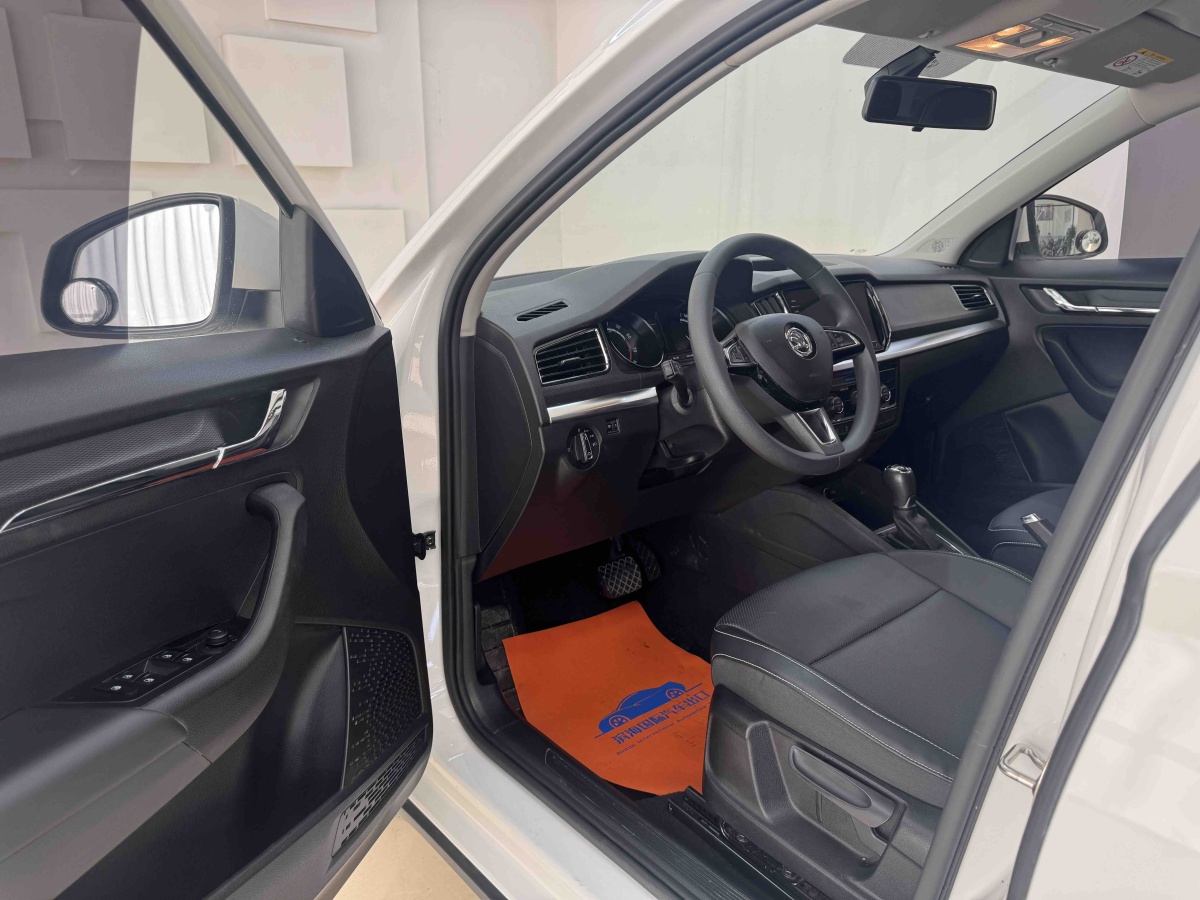 Skoda Kamiq 2021 car image #7