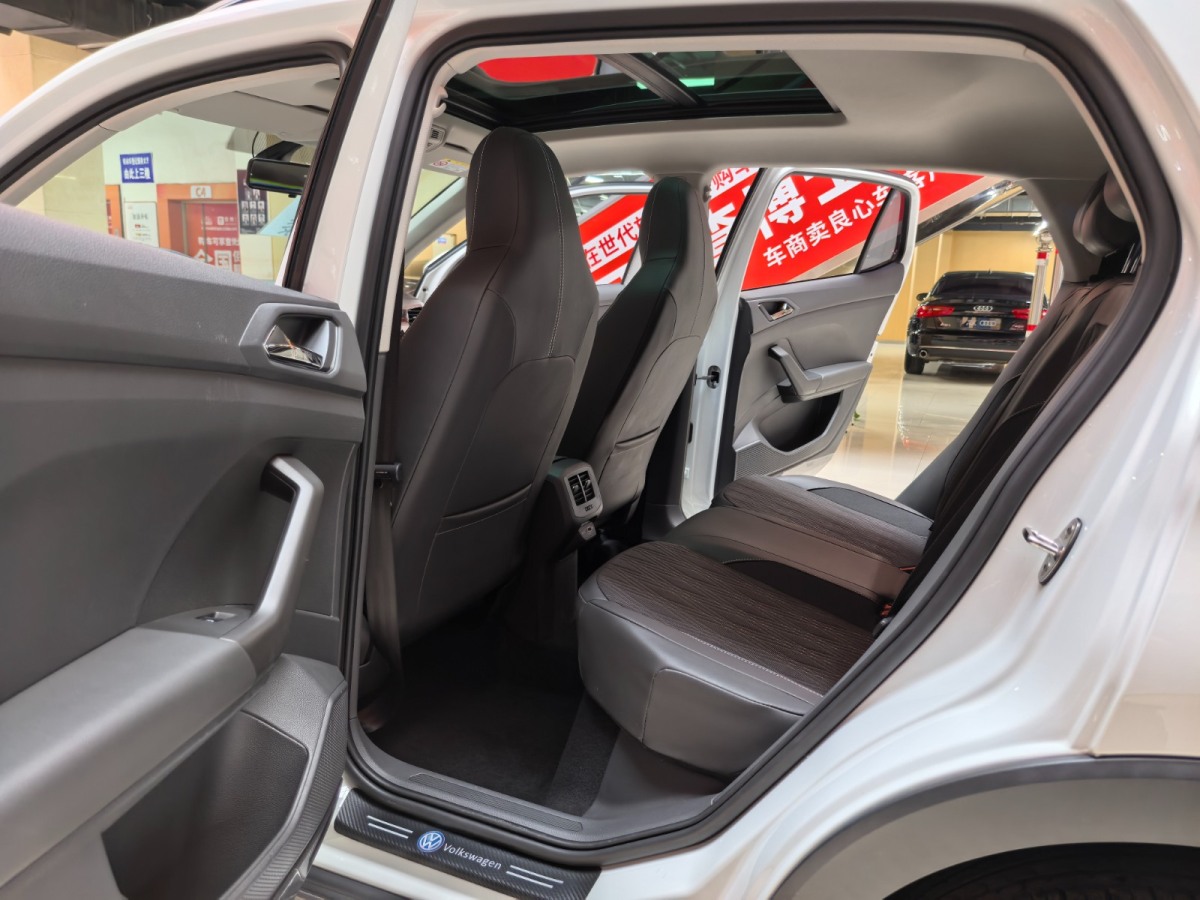 Volkswagen T-Cross 2024 car image #7
